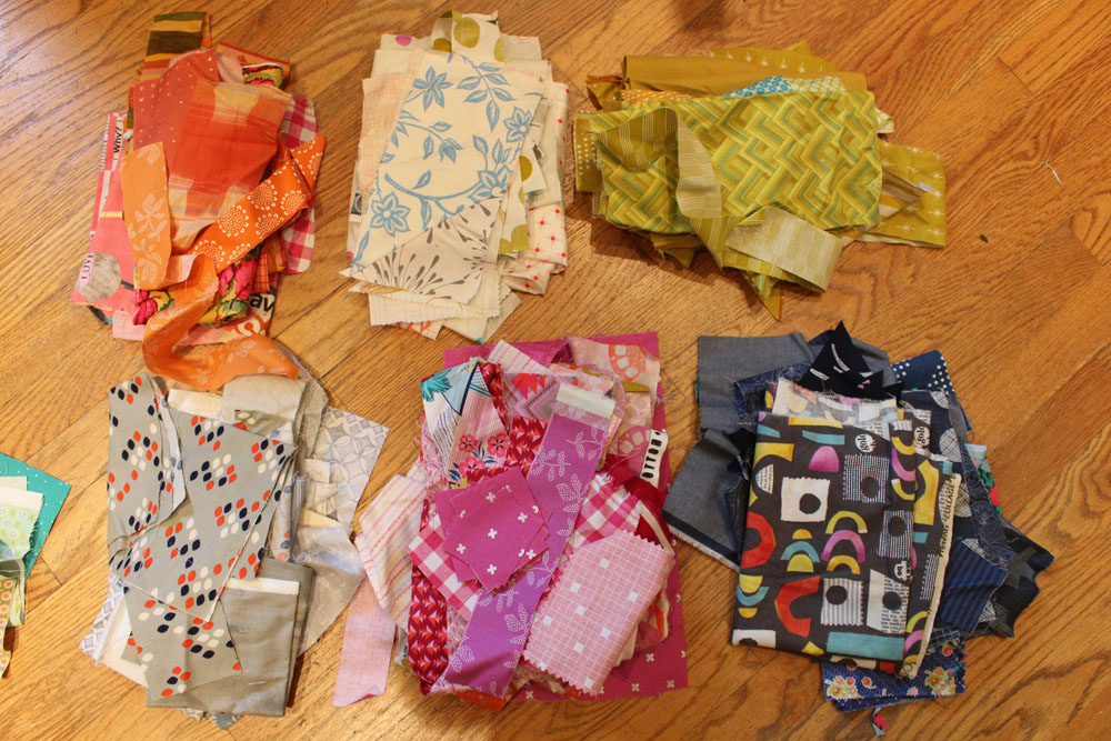 Sorting my bits and pieces by color makes taking an inventory of my stash so much easier.